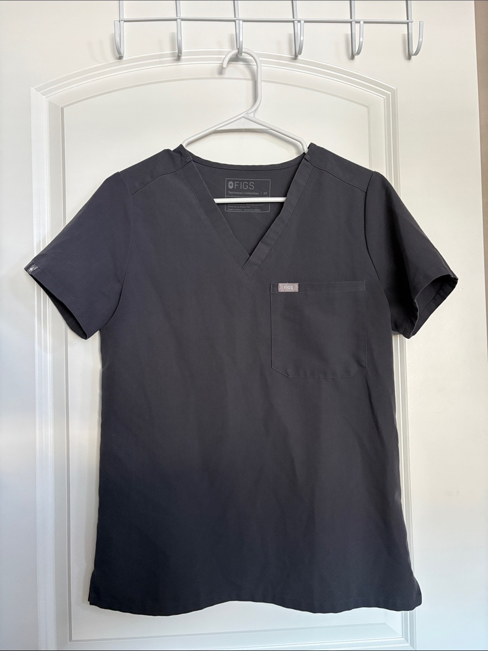 Figs Catarina One-Pocket Scrub Top - Charcoal - Size XS